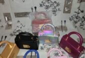 Chaussures, sacs, perles pour enfants