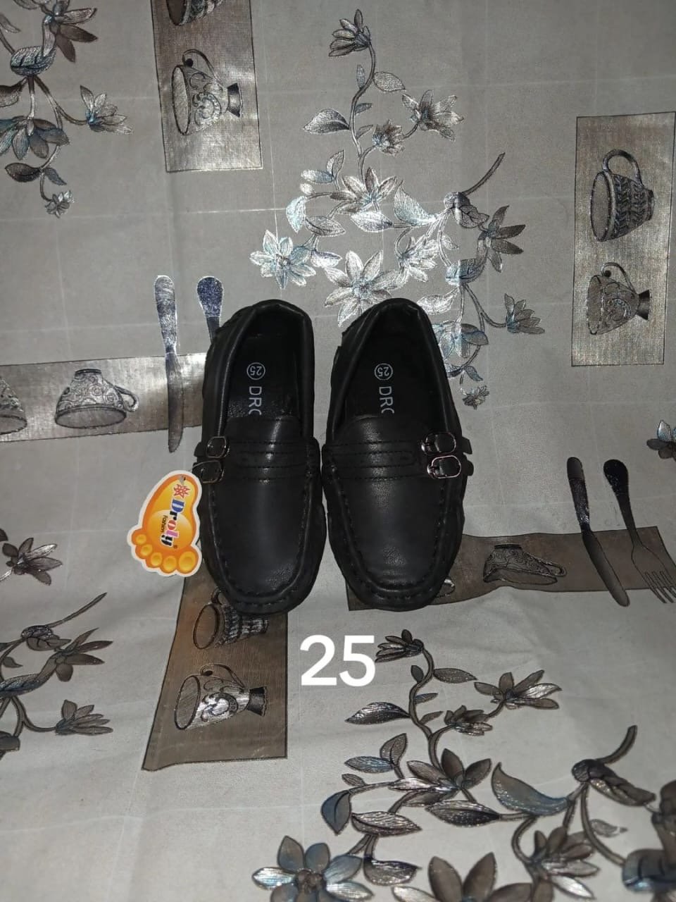 Chaussures, sacs, perles pour enfants