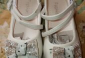 Chaussures, sacs, perles pour enfants